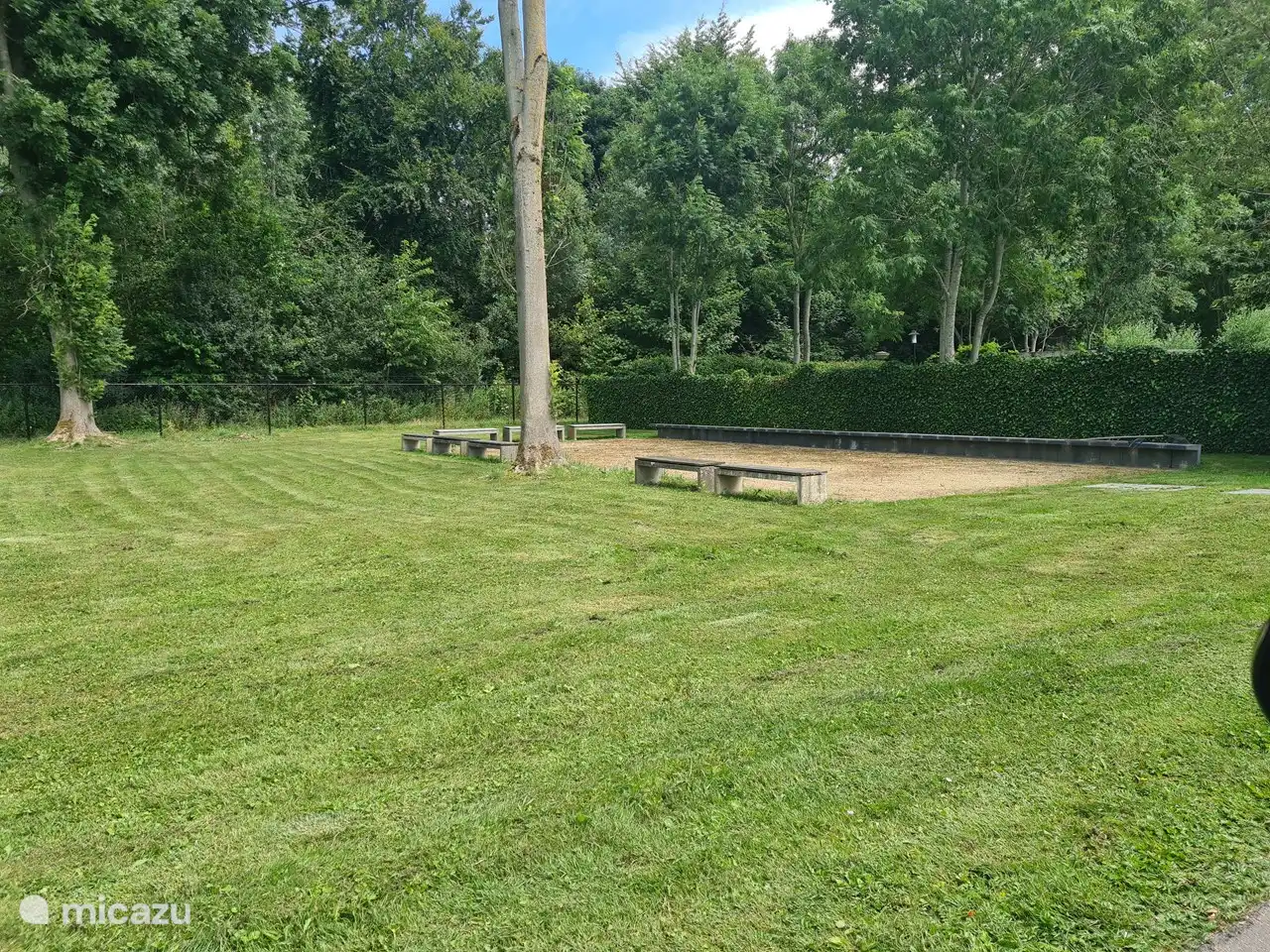 Ein Hüpffeld zur kostenlosen Nutzung