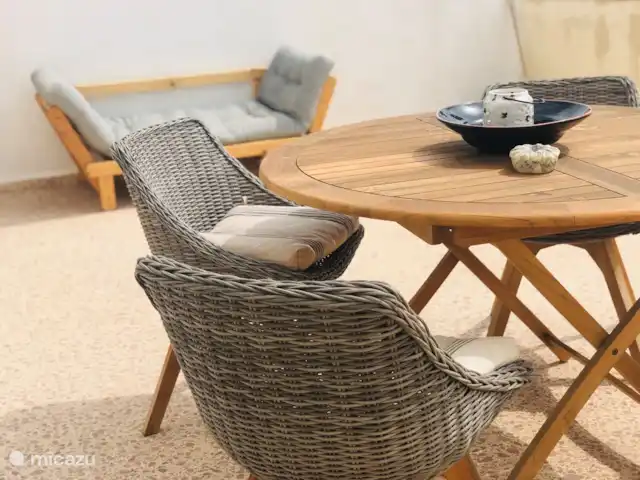 appartement huren in Spanje, Costa Blanca, Benissa – Casa Eucalyptus Geniet van je grote terras met verschillend meubilair!