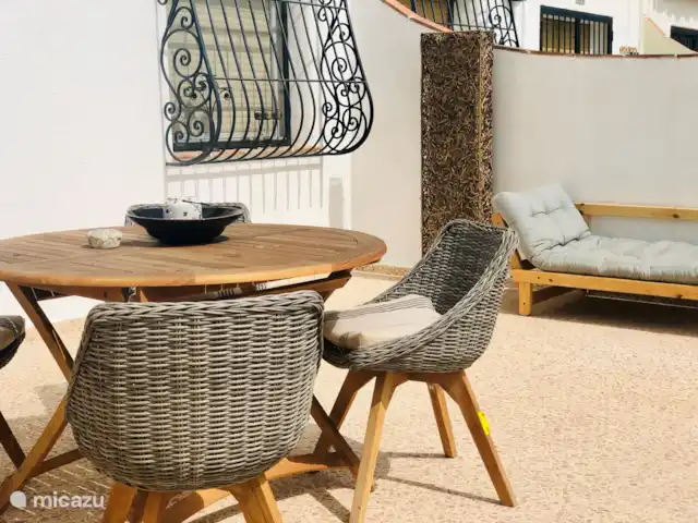 appartement huren in Spanje, Costa Blanca, Benissa – Casa Eucalyptus Ruim zonnig terras om op elk moment van de dag van te genieten!