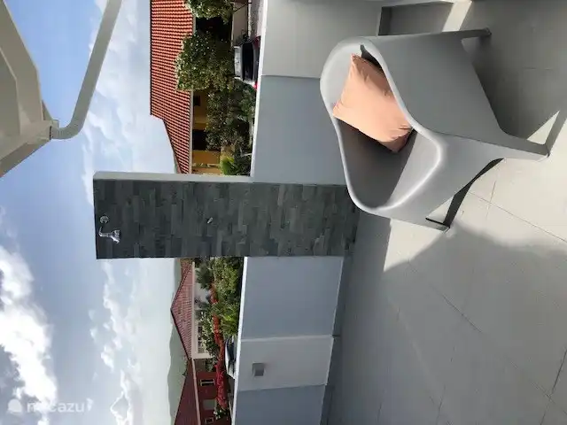 Schöne Außendusche