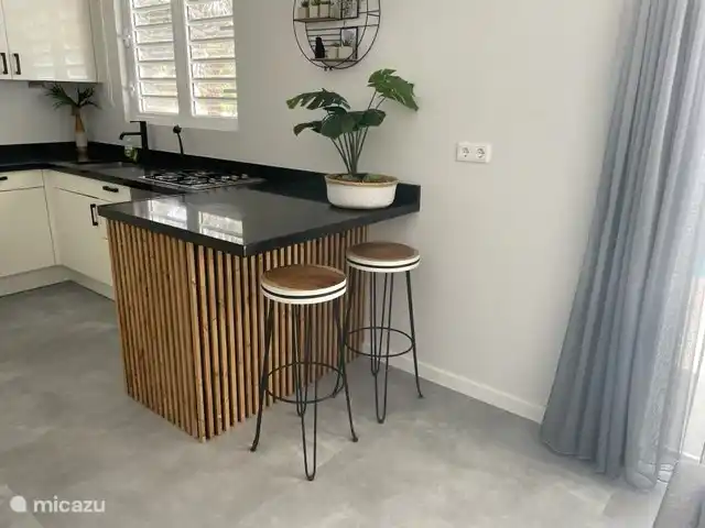 Villa Bunita Bista en Curazao, Bandabou (oeste), Fontein - villa cocina con barra