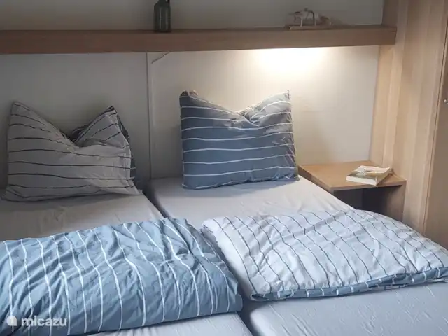 Huinerhofje 3; rust, privacy, natuur huren in Nederland, Gelderland, Putten - vakantiehuis Tweede slaapkamer met ingang naar badkamer. Bedden tegen elkaar (zijn verschuifbaar).