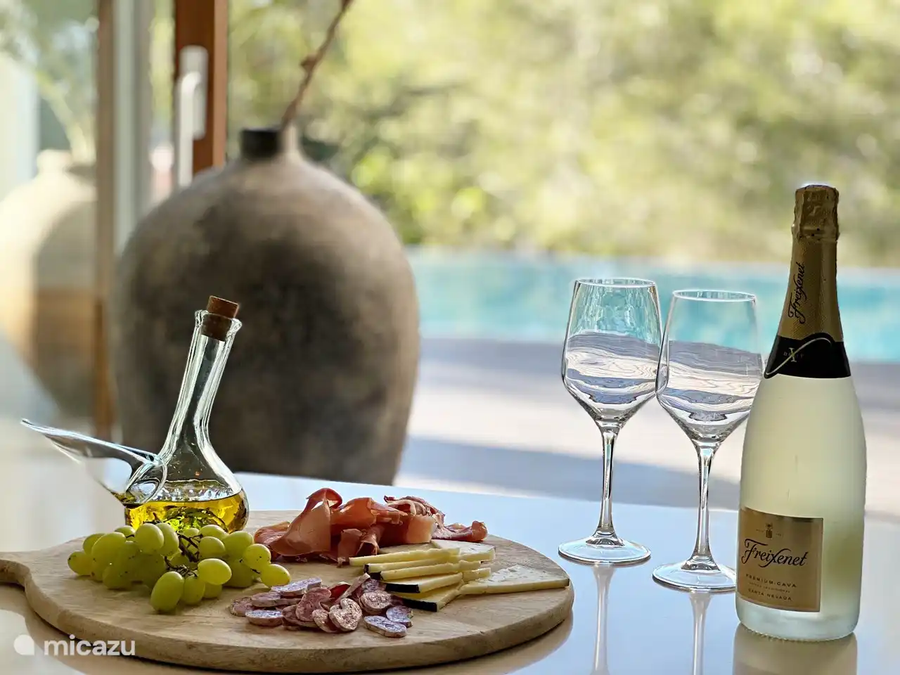 Villa Casa Blanca, brindis por un tiempo maravilloso