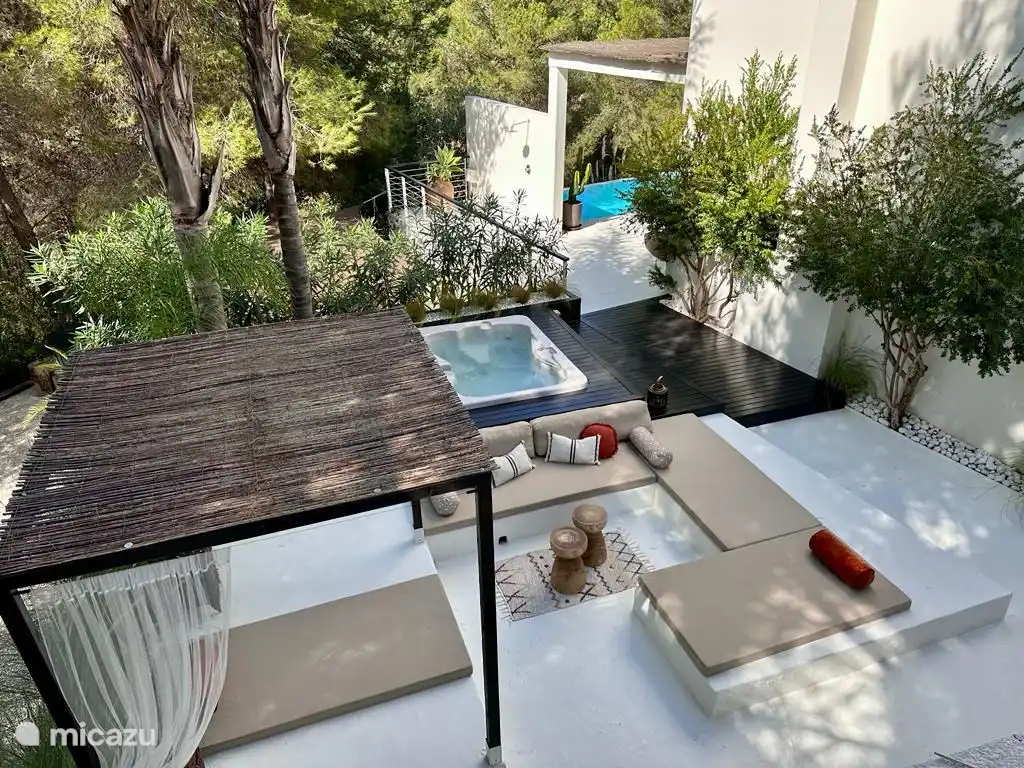 Villa Casa Blanca, Spa con piscina al fondo