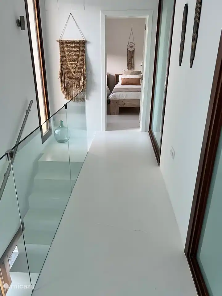 Villa Casa Blanca, aterrizaje al dormitorio 2