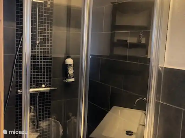 Location de Vacances France, Hérault, Oupia, maison de vacances - Marie Jean Chambre d'hotes & Gite Douche à effet pluie généreuse à l’étage