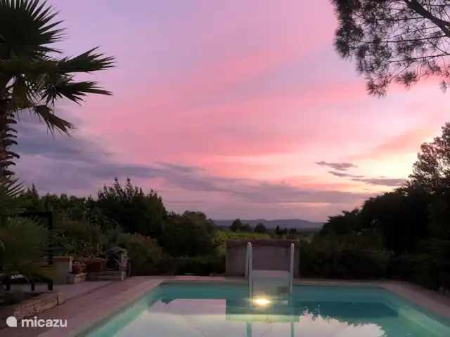 Location de Vacances France, Hérault, Oupia, maison de vacances - Marie Jean Chambre d'hotes & Gite Magnifique coucher de soleil