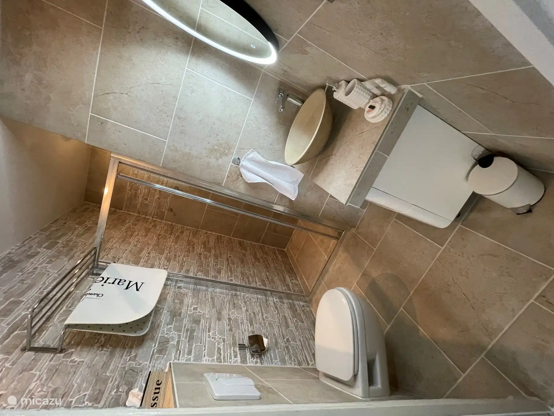 Luxuriöses Badezimmer im Erdgeschoss