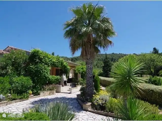 Location de Vacances France, Hérault, Oupia, maison de vacances - Marie Jean Chambre d'hotes & Gite Jardin de la villa
