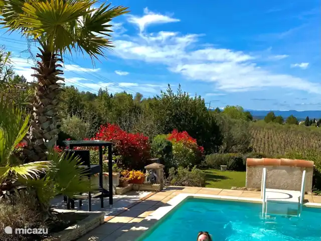 Location de Vacances France, Hérault, Oupia, maison de vacances - Marie Jean Chambre d'hotes & Gite Vue sur la vallée depuis la piscine