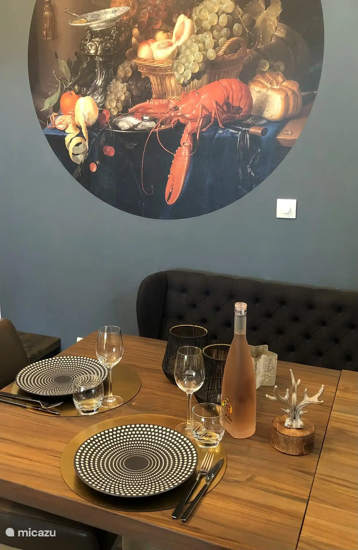 Großzügiger Esstisch 