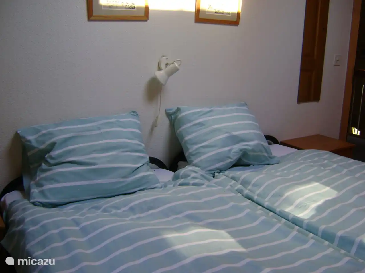 Slaapkamer eerste verdieping.
Op elke slaapkamer liggen voldoende badhanddoeken.