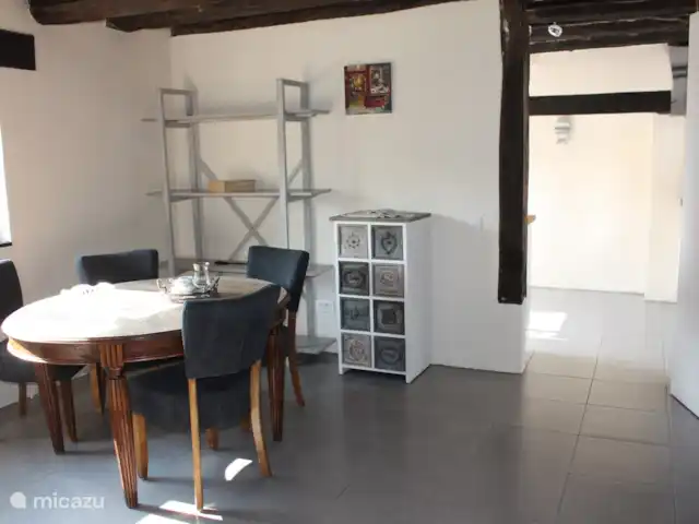 casa rural / cabaña en Francia, Nièvre, Fours – Casa Rural Chevannes el comedor