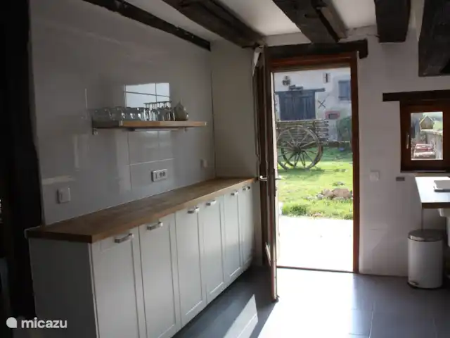 casa rural / cabaña en Francia, Nièvre, Fours – Casa Rural Chevannes Vista al exterior con mucha luz