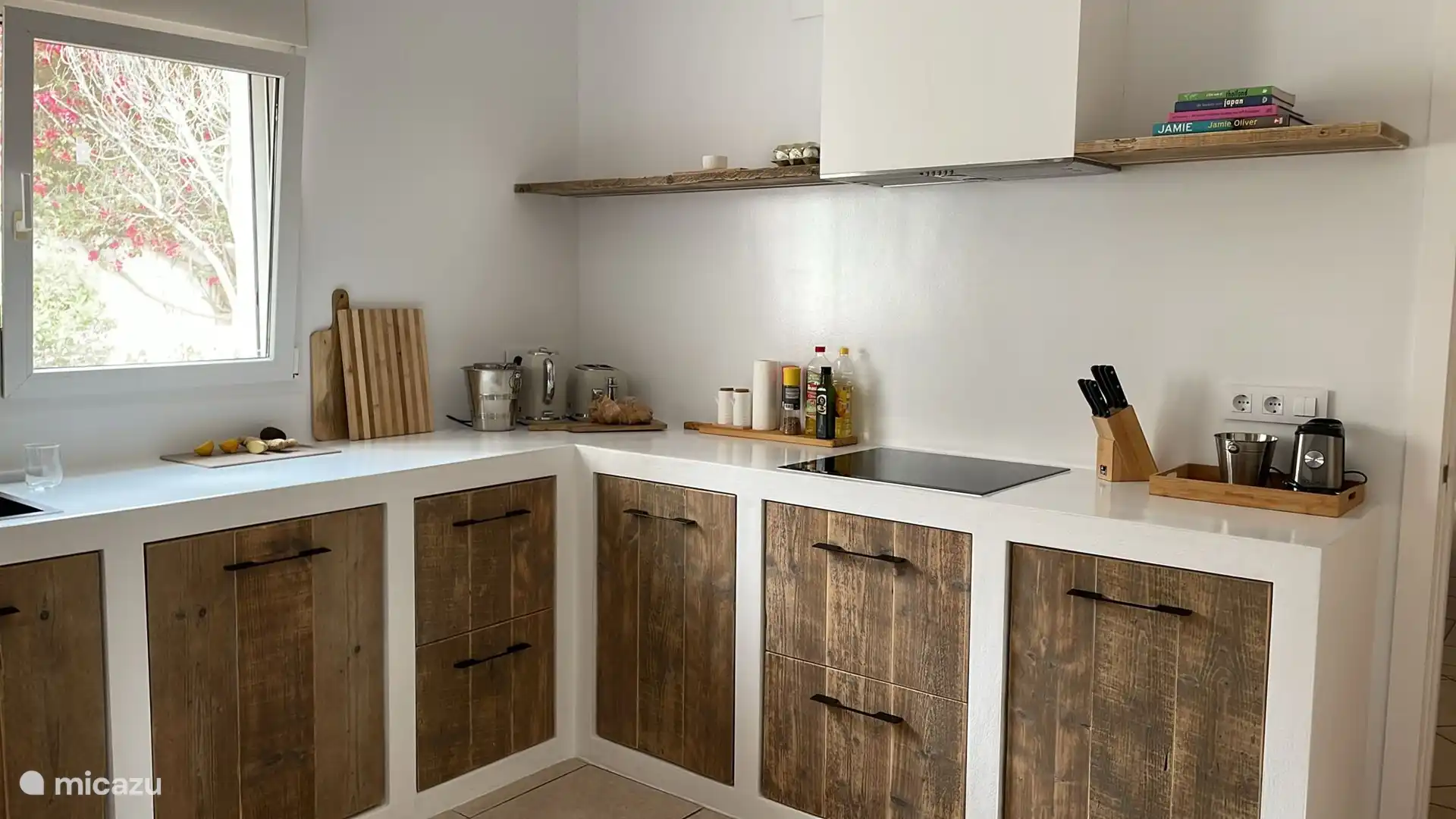 Completely renovated kitchen including Nespresso machine