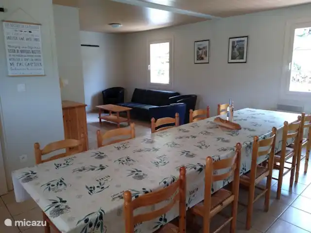 Le Chene en Francia, Ardecha, Les Vans - casa rural / cabaña Comedor