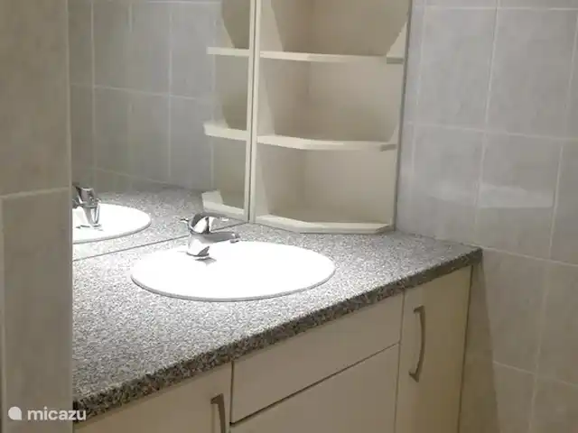 Le Chene en Francia, Ardecha, Les Vans - casa rural / cabaña baño 2