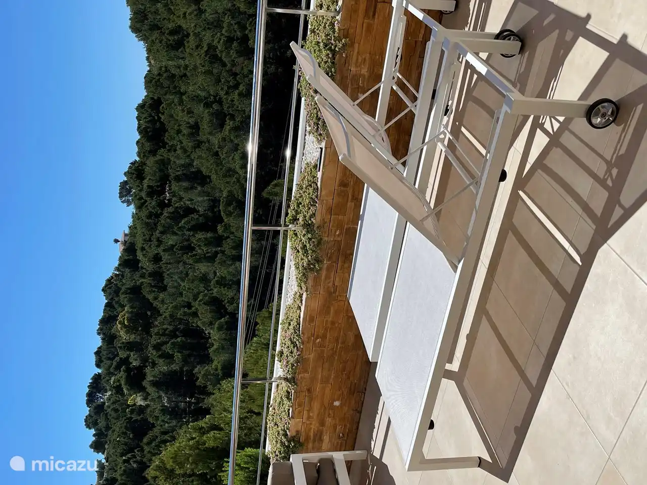 transats pour profiter de la belle vue...