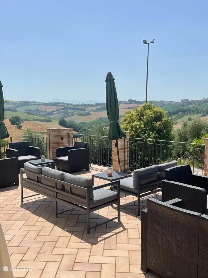 Dachterrasse von 100m2 mit herrlicher Aussicht