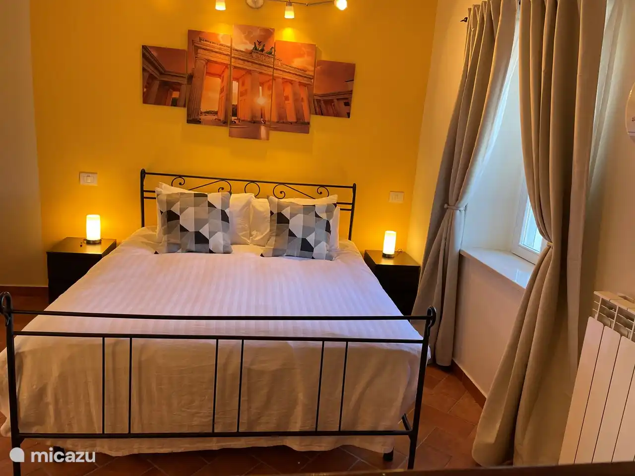 Schlafzimmer 4 mit eigenem Bad mit Dusche, WC und Bidet