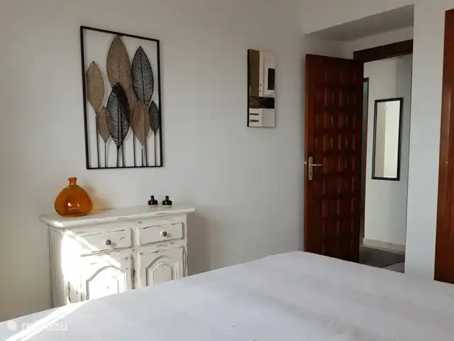La Trufa | Espagne, Costa Blanca, Moraira - maison de vacances La deuxième chambre (sous-sol) n'est pas inférieure à la chambre principale, car elles sont de la même taille. Matelas de luxe, tables de chevet, commode, climatisation, grande armoire intégrée. La disposition du lit peut être de 180x190 ou 2 lits simples de 90x190.