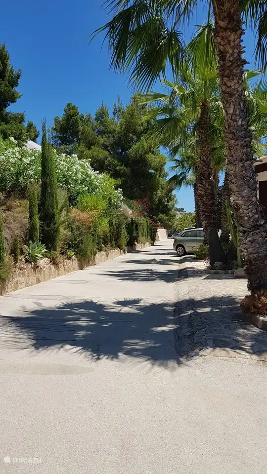 Die ruhige Sackgasse des Montana Parks vor La Trufa.