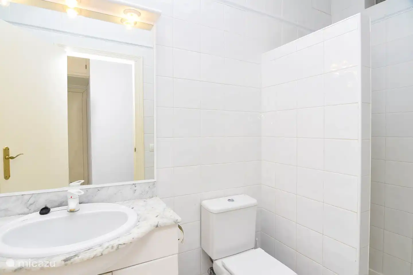 Badkamer van 2de slaapkamer