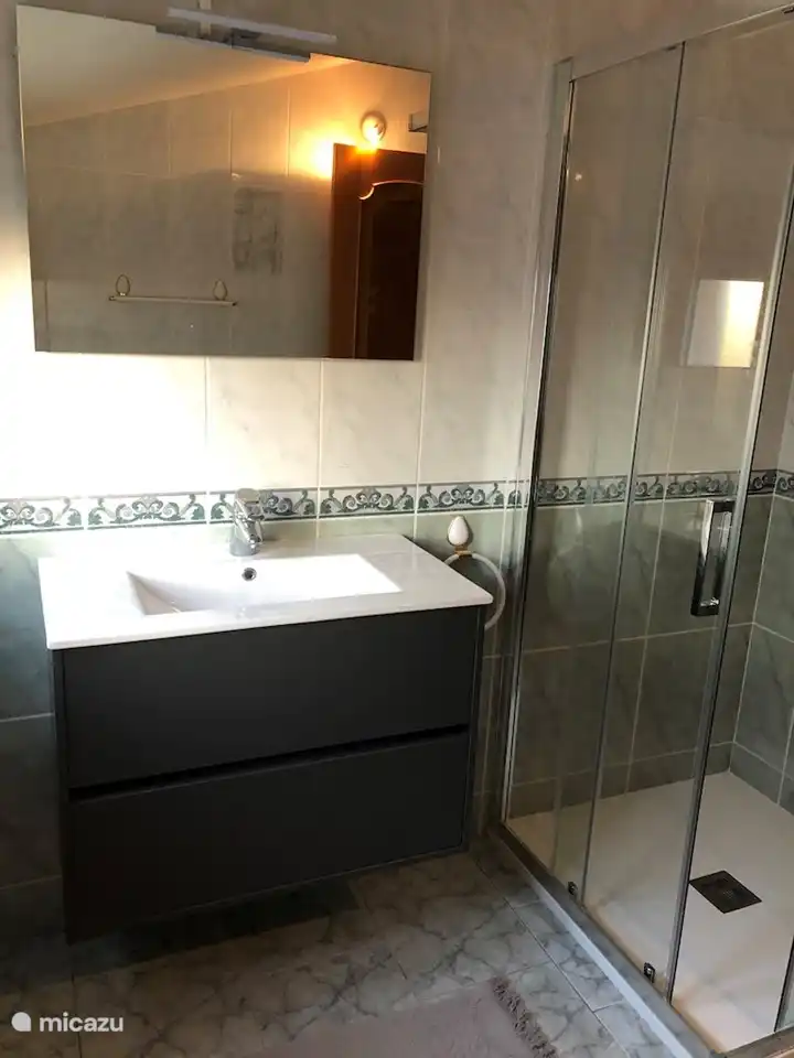 Badezimmer im 1. Stock