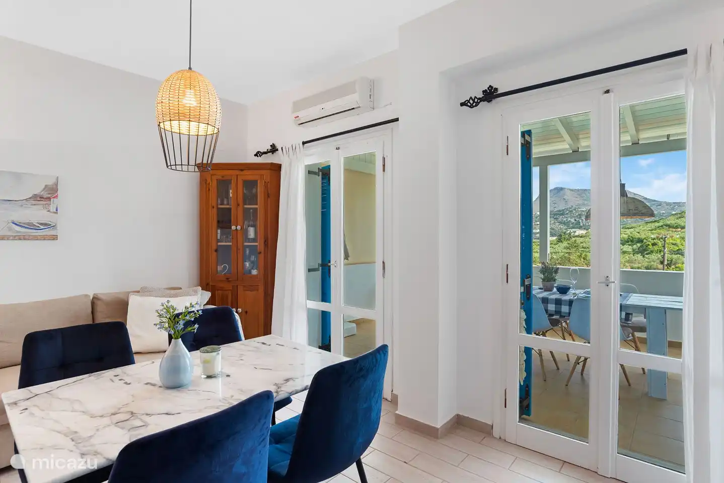 Salon avec climatisation - Rez-de-chaussée