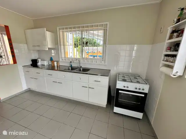 Villa Lora Julianadorp privé-zwembad huren in Curaçao, Curacao-Midden, Julianadorp - villa Onze keuken is ruim en van alle gemakken voorzien.