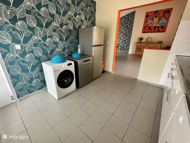 Villa Lora Julianadorp privé-zwembad huren in Curaçao, Curacao-Midden, Julianadorp - villa Er is een wasmachine, een vaatwasmachine en natuurlijk een koel/vries combinatie.