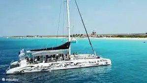 Vous pouvez réserver de très beaux voyages, par exemple à Klein Curaçao. Nous pouvons vous aider si vous le souhaitez.