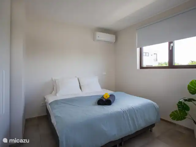 Jan Sofat LUX | Appartement A16 | Curaçao, Banda Ariba (est), Jan Sofat - appartement Chambre principale avec climatisation
