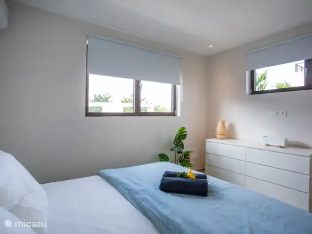 Jan Sofat LUX | Appartement A16 | Curaçao, Banda Ariba (est), Jan Sofat - appartement Chambre principale avec climatisation