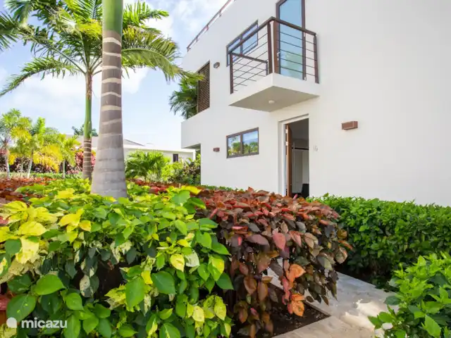 Jan Sofat LUX | Appartement A16 | Curaçao, Banda Ariba (est), Jan Sofat - appartement Porte d'entrée appartement Jan Sofat LUX A16