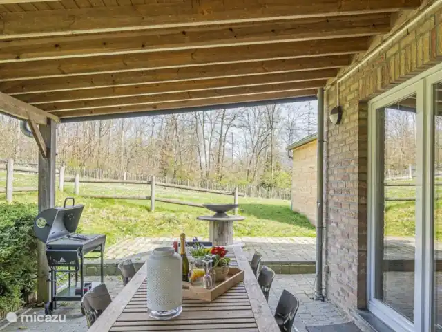 Villa Du Bonheur en Bélgica, Ardenas, Heure - villa terraza