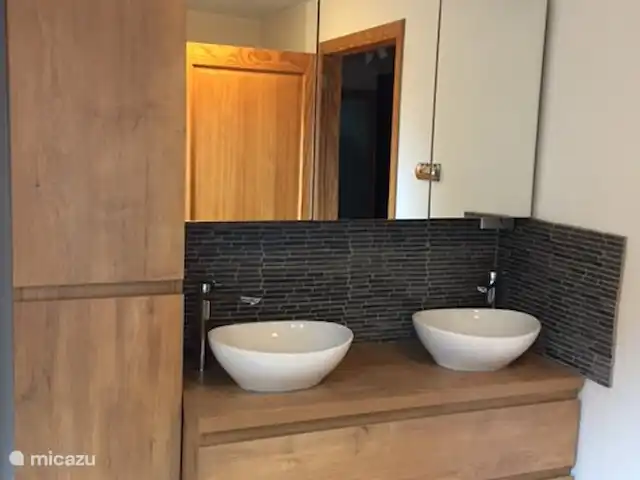 Villa Du Bonheur en Bélgica, Ardenas, Heure - villa Baño