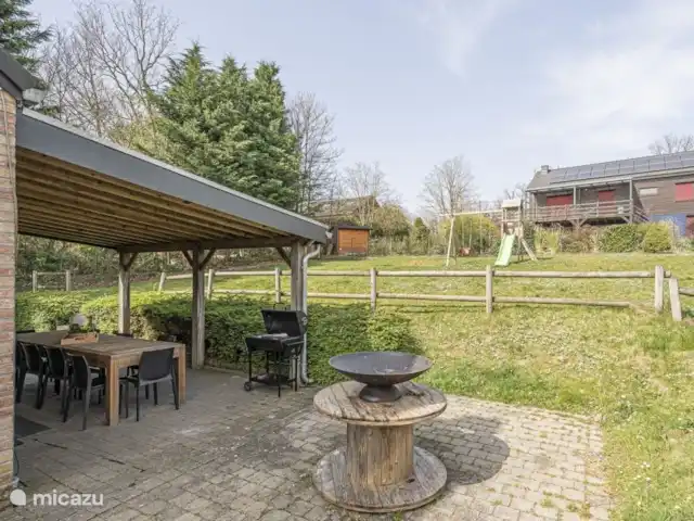 Villa Du Bonheur en Bélgica, Ardenas, Heure - villa terraza