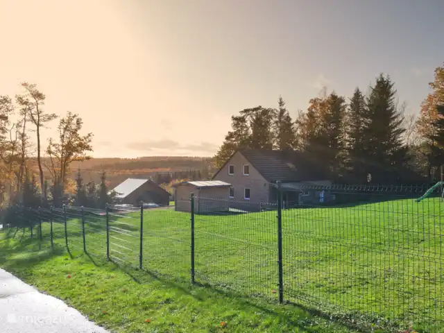 Villa Du Bonheur en Bélgica, Ardenas, Heure - villa jardín