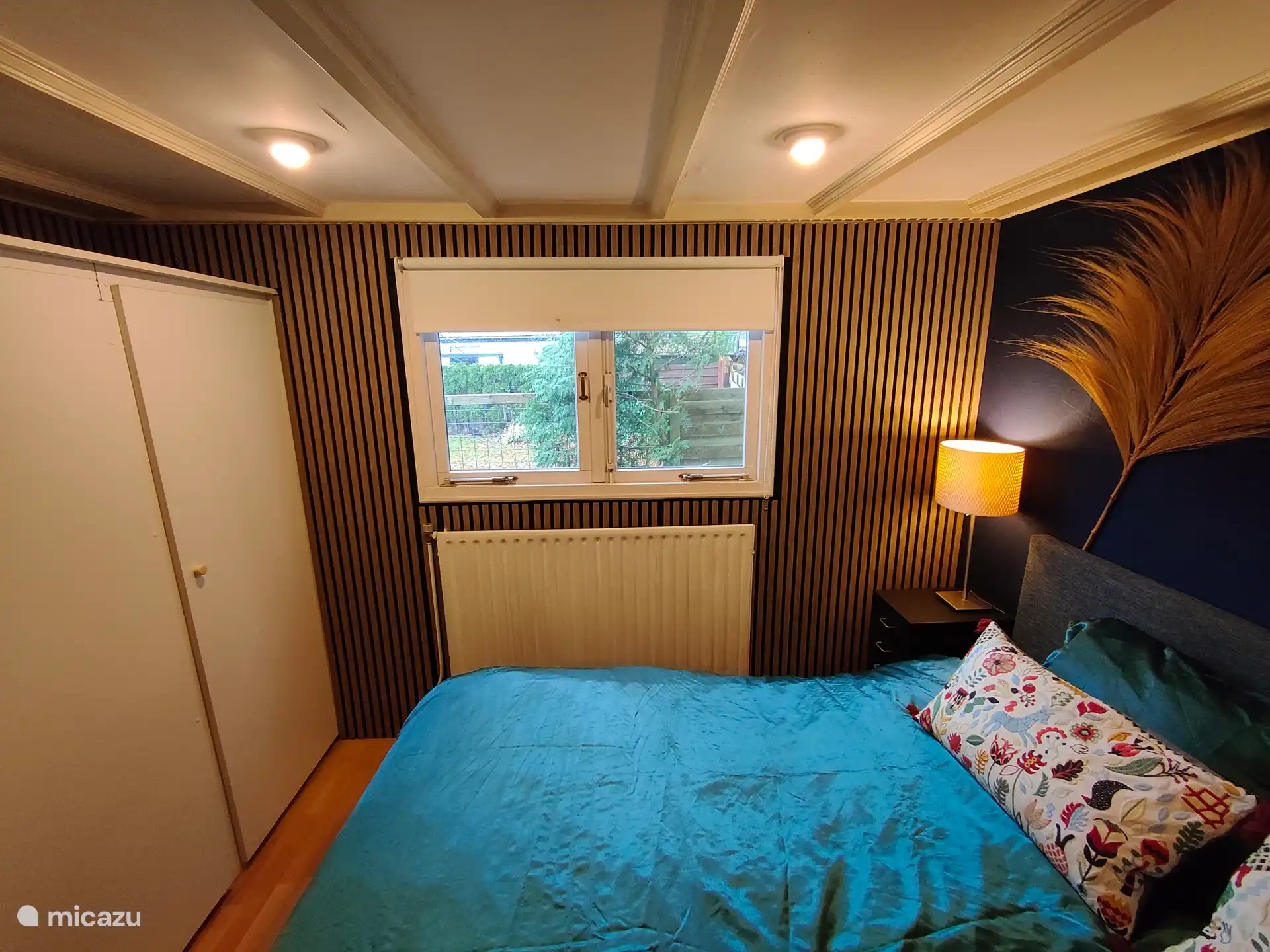 Schlafzimmergröße mit Boxspring und viel Kleiderschrank 