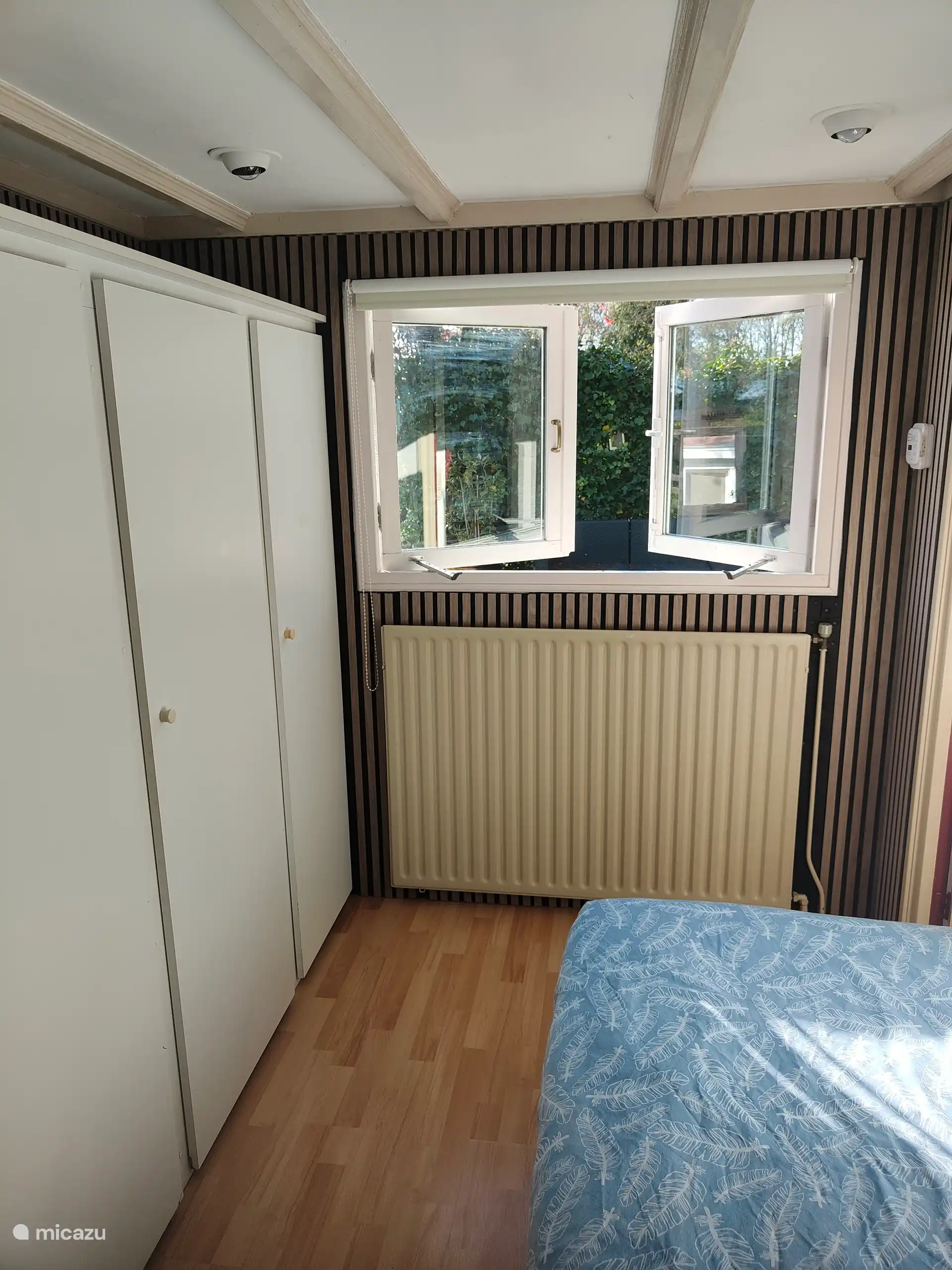 Extra slaapkamer met 2 eenpersoons bed 90cm x 200 cm