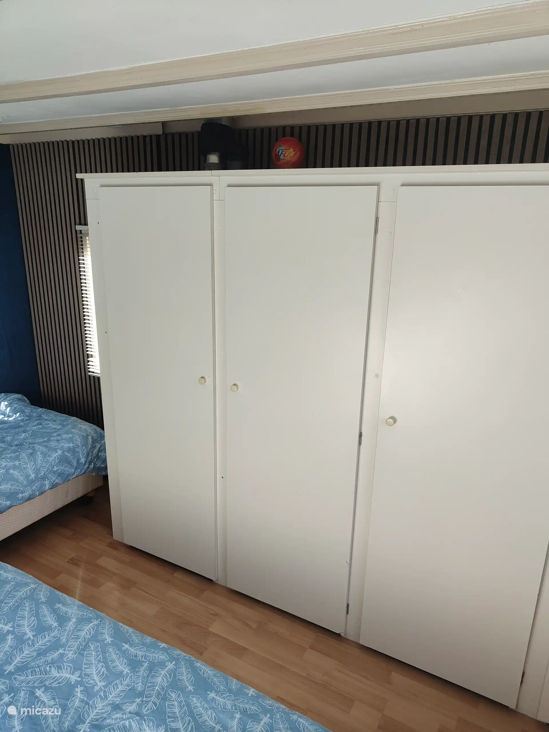 Extra slaapkamer veel kastruimte 