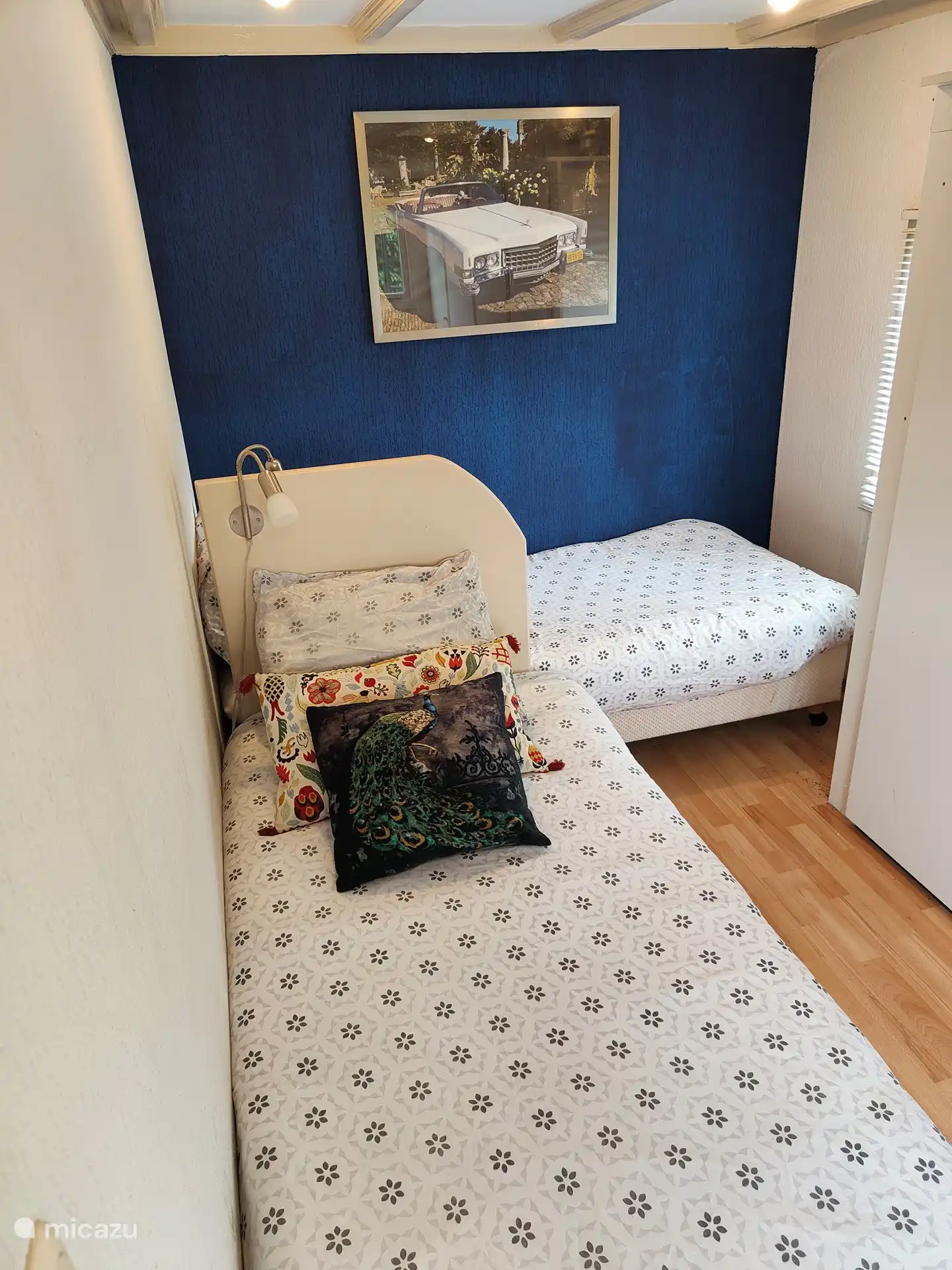 2. Schlafzimmer mit 2 x 1 Personenbett 90 x 200 mit Nachtlichtern 