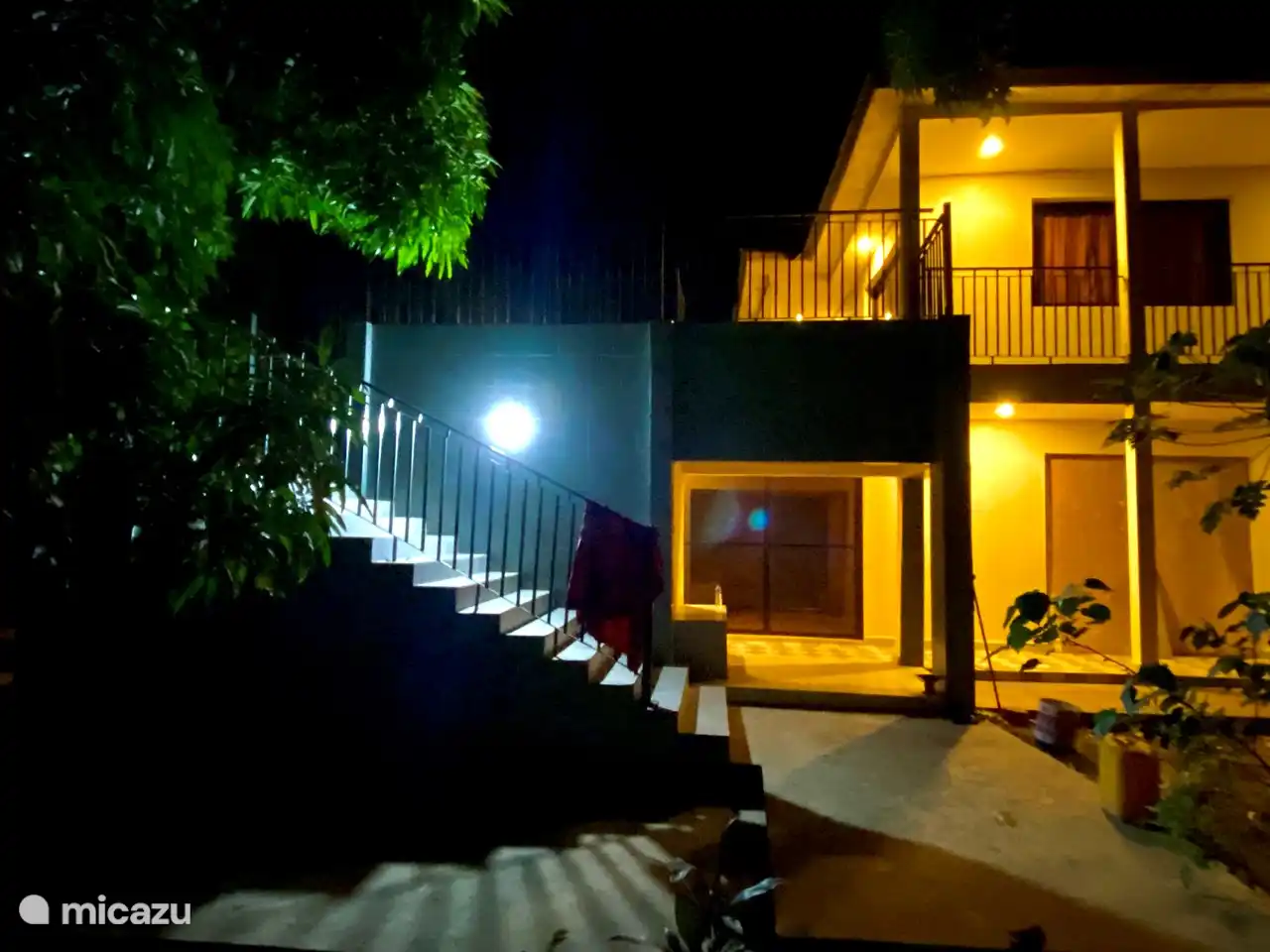 Treppenhaus zum 1. OG