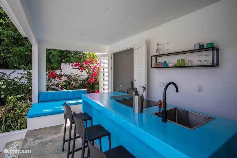 Vacation rental Curaçao, Curacao-Middle, Julianadorp Apartment Outdoor apartment | swimming pool | blue
