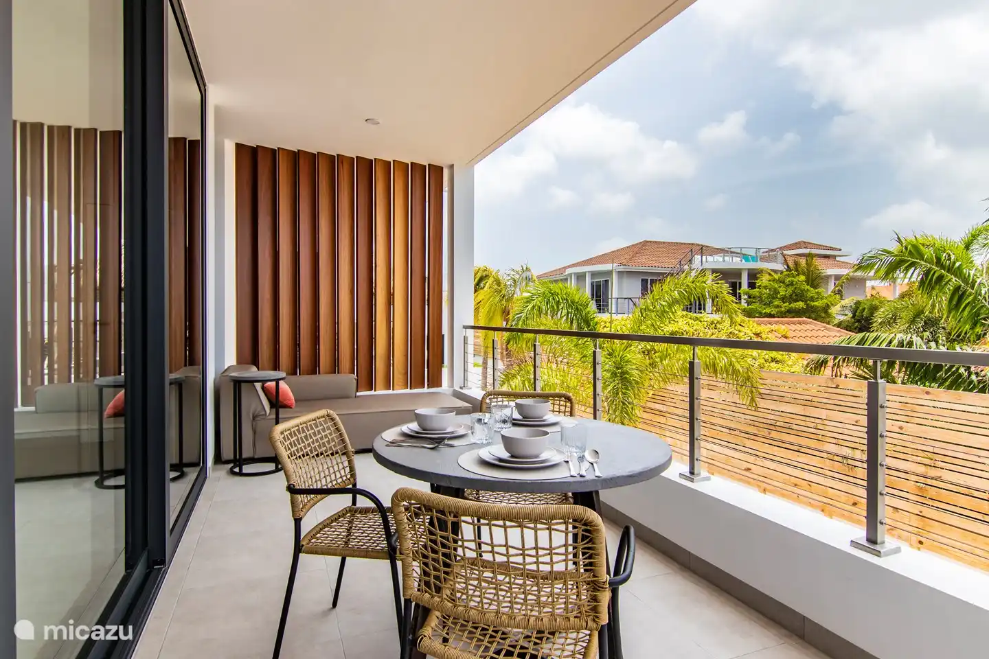 Terrasse à l'arrière avec vue mer