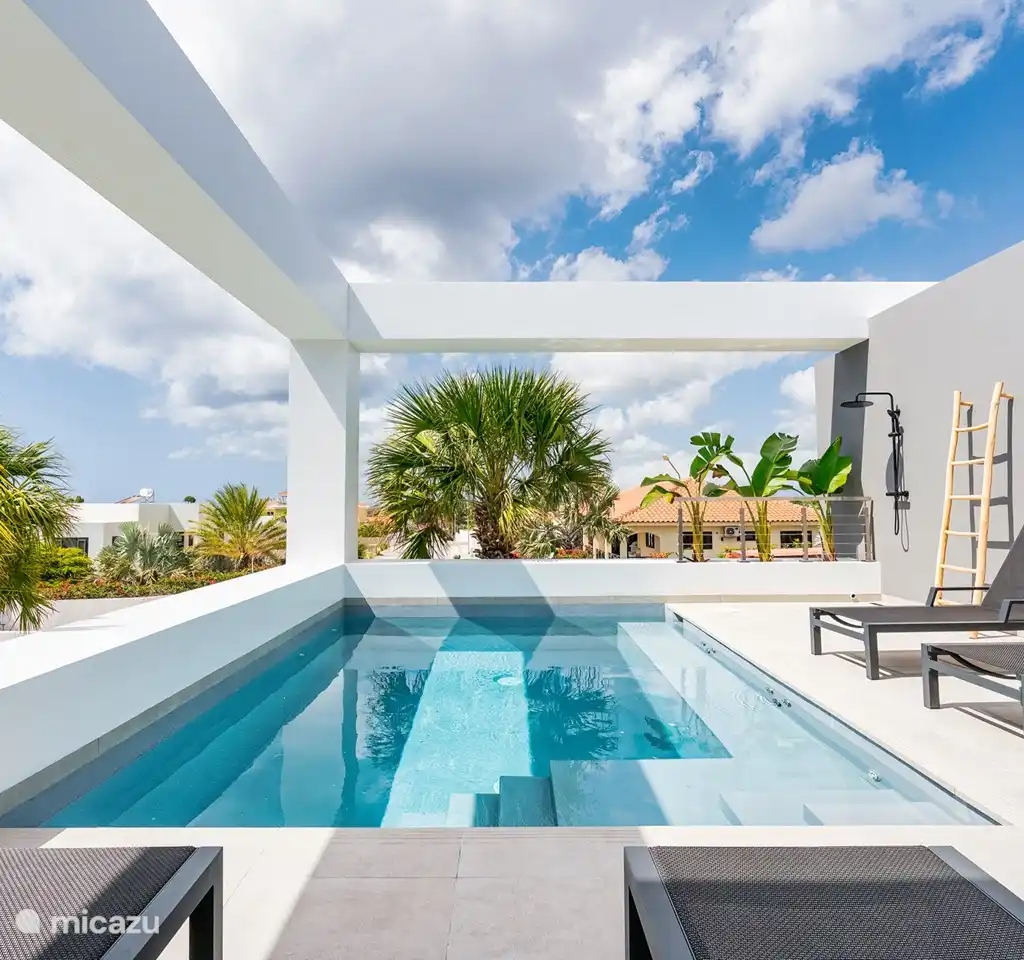 Lamar Villa's Penthouse II Wayaka