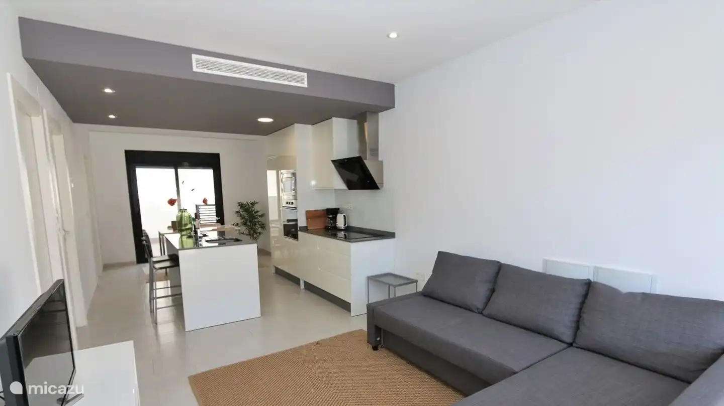 Modernes offenes Wohnzimmer