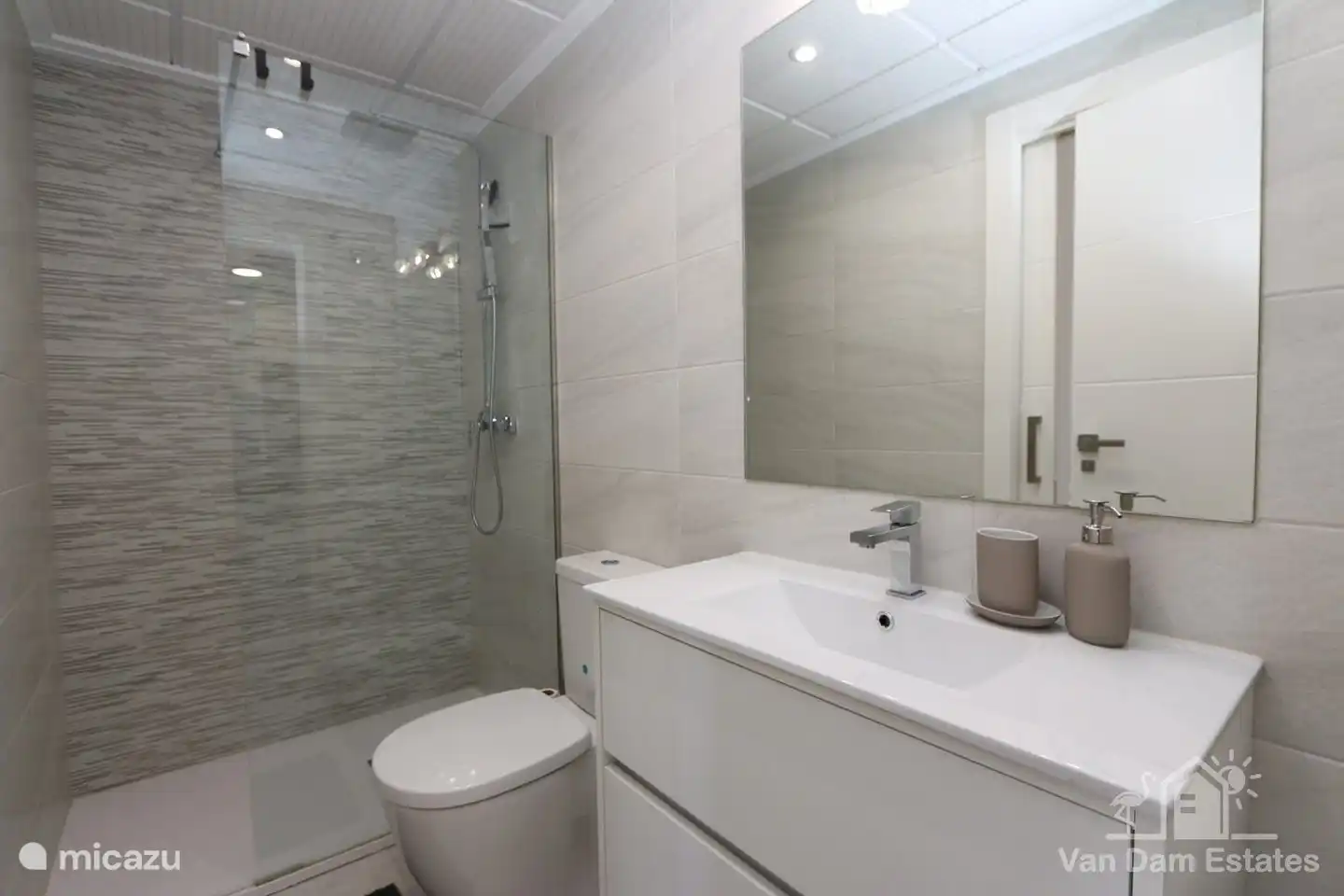 Modernes Badezimmer 2