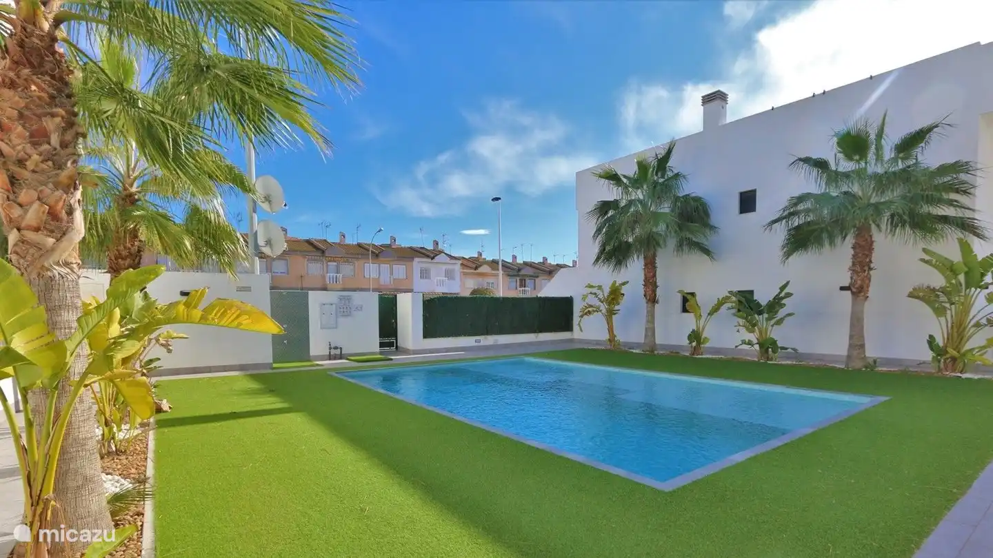 Swimmingpool nur für Bewohner der Apartments